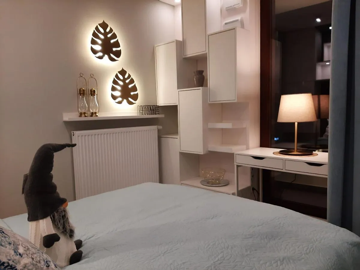 Ferienwohnung Siedmiogrodzka - Most Handy Location, Aircon & Garage Free Warschau Polen