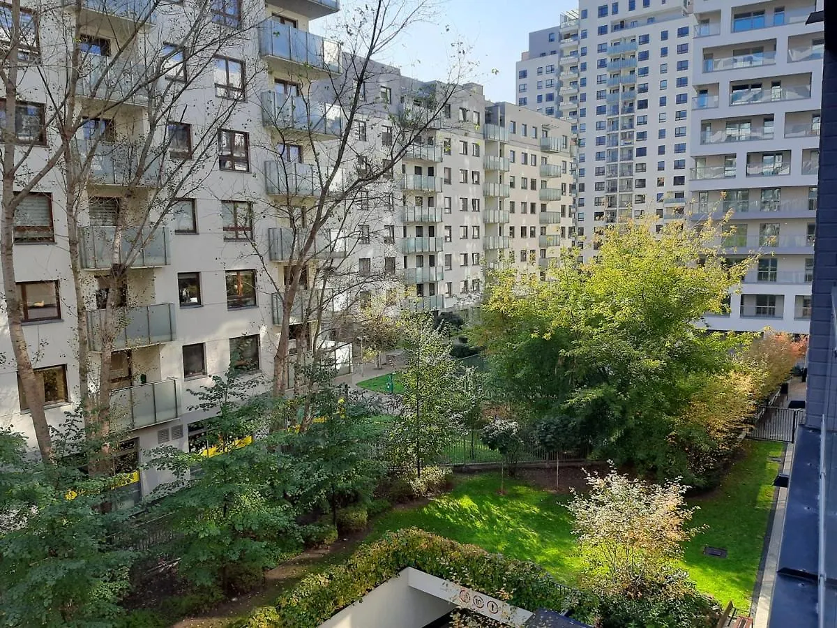 Apartment Ferienwohnung Siedmiogrodzka - Most Handy Location, Aircon & Garage Free Warschau