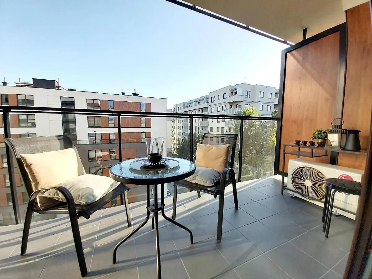 Ferienwohnung Siedmiogrodzka - Most Handy Location, Aircon & Garage Free Warschau