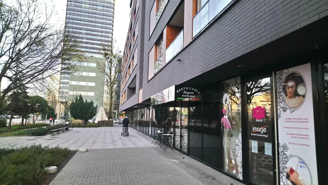 Siedmiogrodzka - Most Handy Location, Aircon & Garage Free Apartment Warsaw