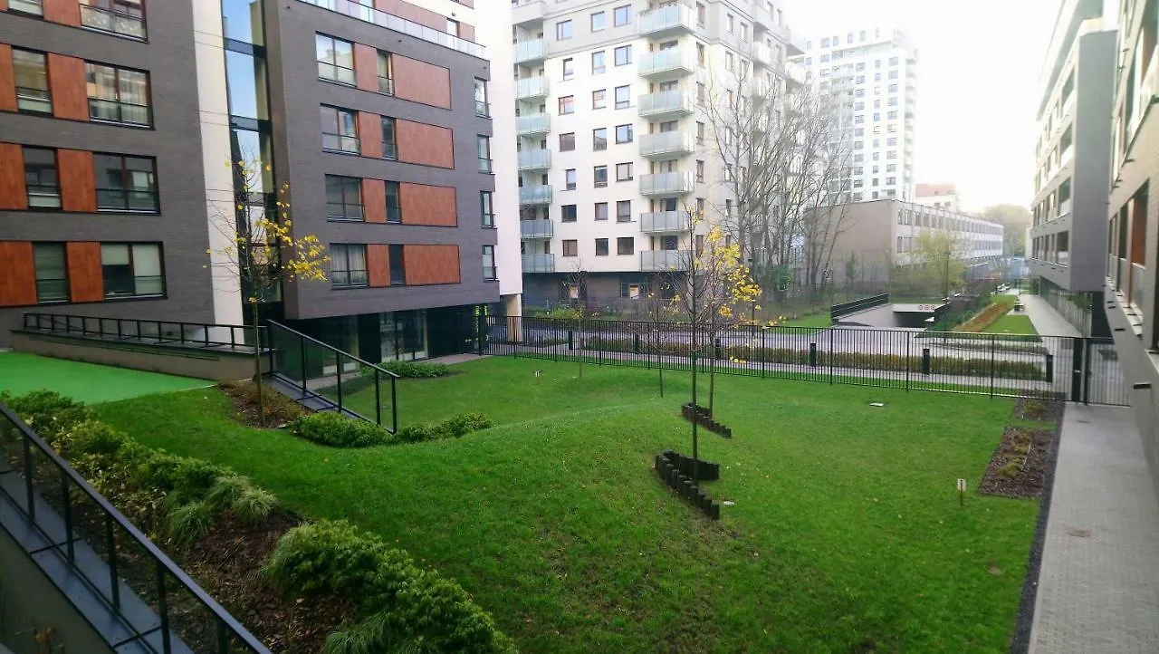 Siedmiogrodzka - Most Handy Location, Aircon & Garage Free Apartment Warsaw Poland