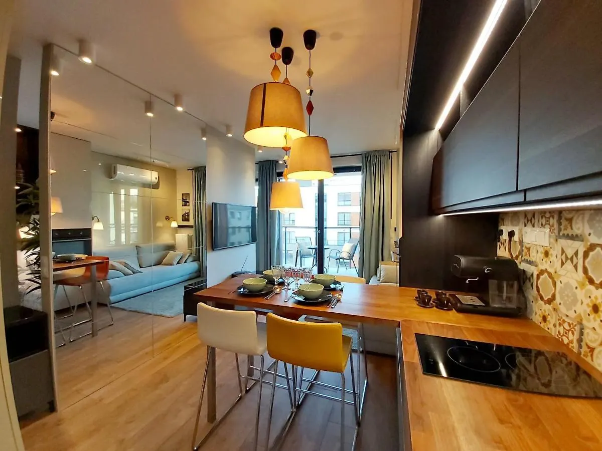 Siedmiogrodzka - Most Handy Location, Aircon & Garage Free Apartment Warsaw