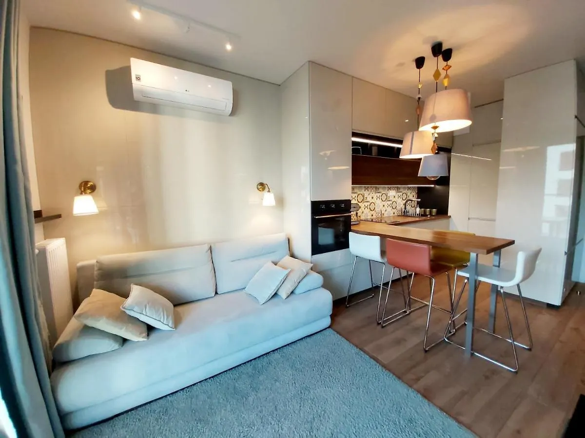 Siedmiogrodzka - Most Handy Location, Aircon & Garage Free Apartment Warsaw