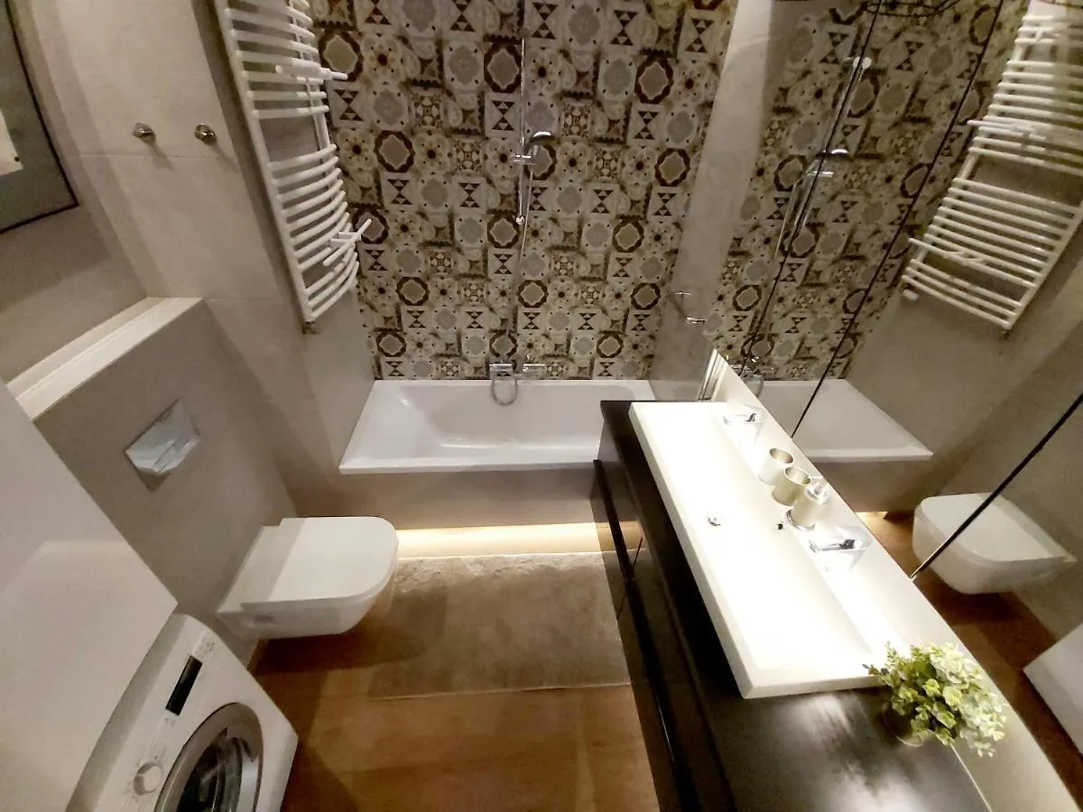 Siedmiogrodzka - Most Handy Location, Aircon & Garage Free Warsaw