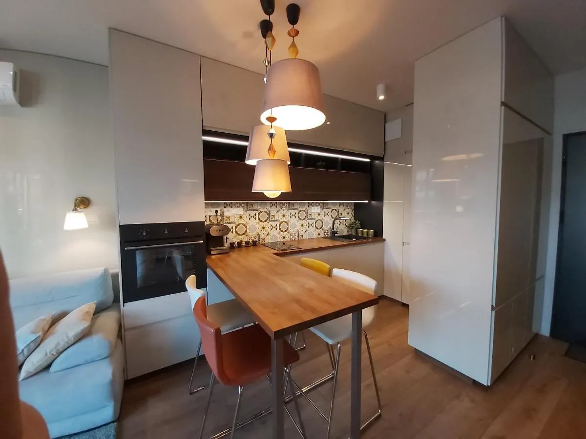 Apartment Siedmiogrodzka - Most Handy Location, Aircon & Garage Free Warsaw Poland